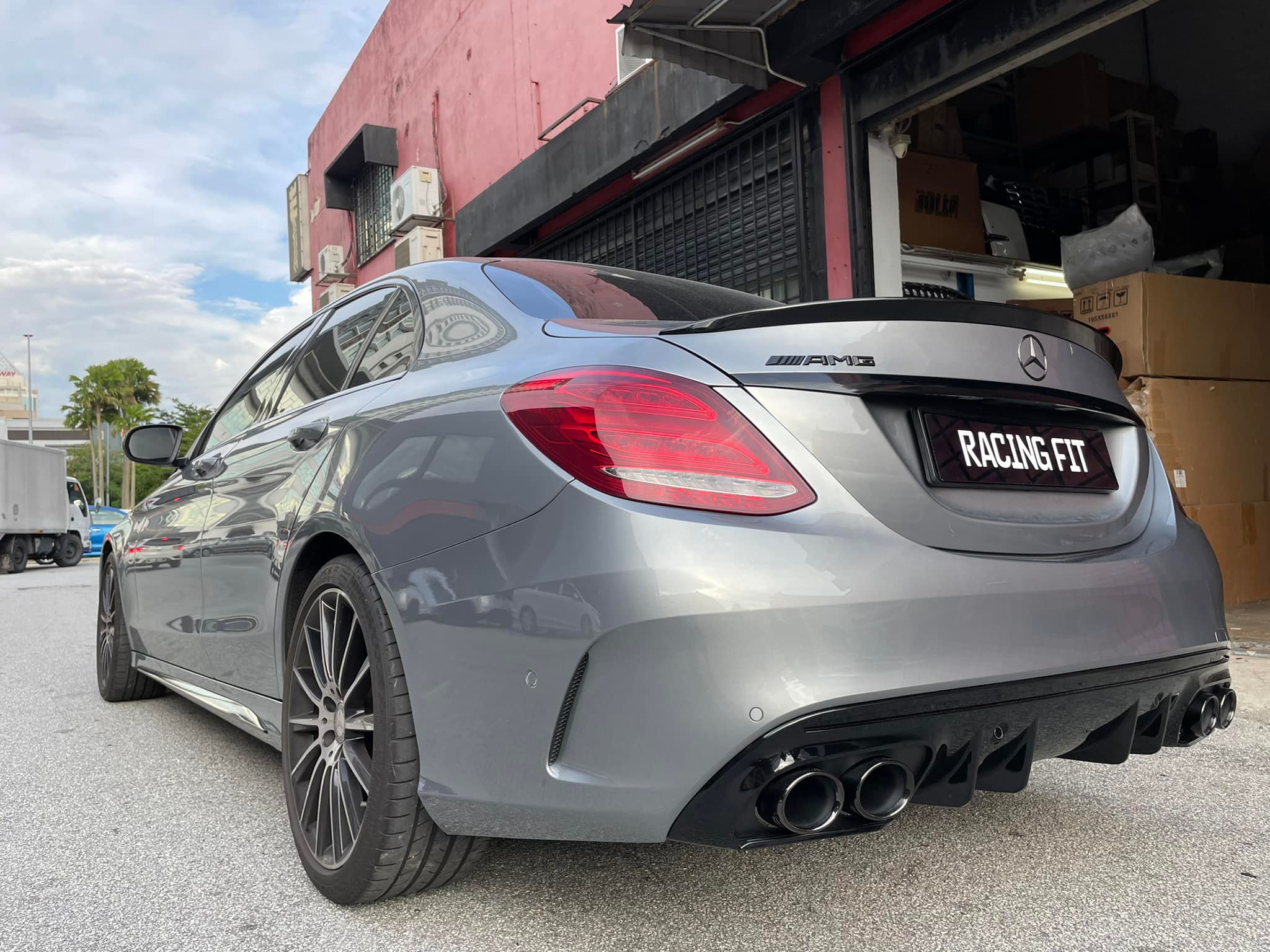 W205 C-Class C43 FACELIFT BODYKIT CONVERSION